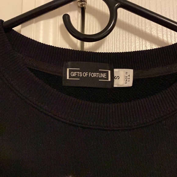 Gifts of Fortune small sweatshirt. New without tags - Picture 3 of 3